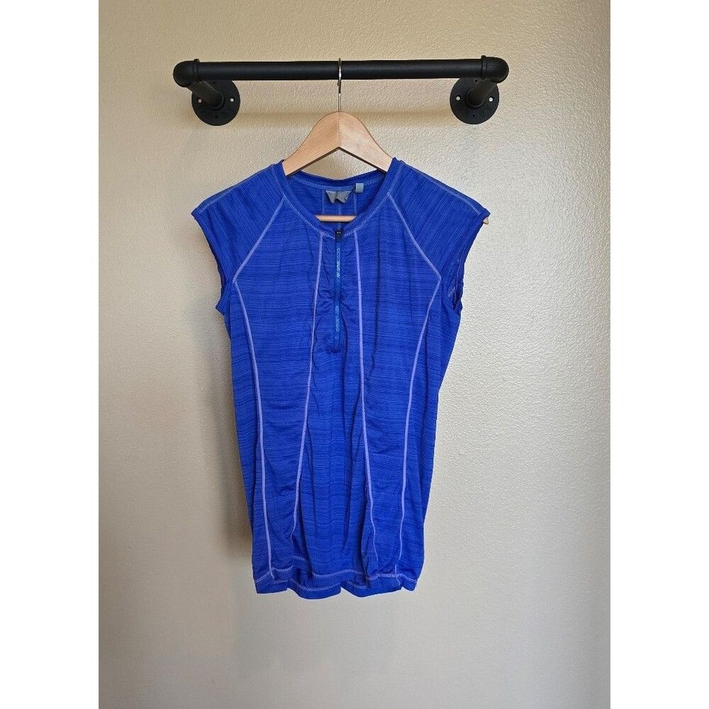 Athleta tank‎ women's size small. Purple 1/4 zip with pocket on backside